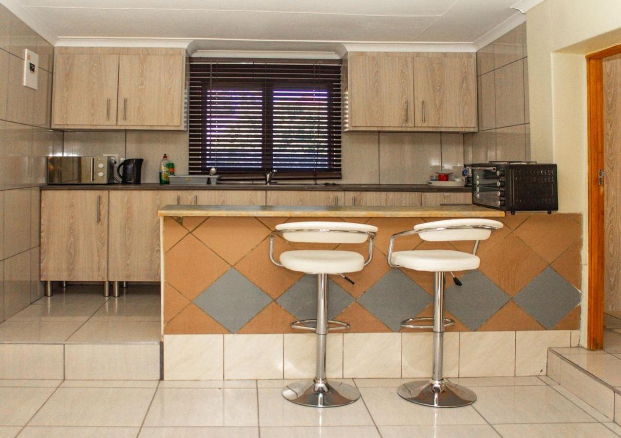 15 @ Porter Guesthouse ميناء شيبستون المظهر الخارجي الصورة